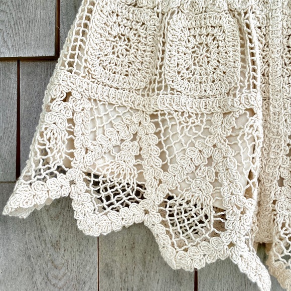 Surf Gypsy Crocheted Shorts, Size Medium - Picture 4 of 11